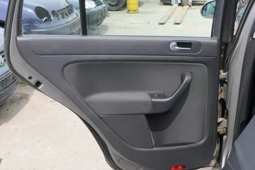 1x Golf Plus 5M Türverkleidung Verkleidung Tür hinten links schwarz (181196)