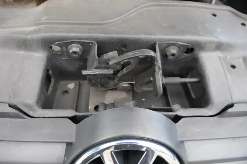 VW Lupo Arosa Motorhaube Motorhaubenschloß Schloß Klappenschloß vorn  (181289)