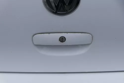 VW Polo 9N 9N3 Griff Heckkklappe Heckklappengriff weiß LB9A