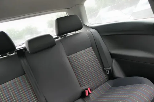 VW Polo 9N 9N3 Sitz Rückbank Sitzfläche Sitze 3 Punkt Gurt hinten mit Kopfstütze (181307)