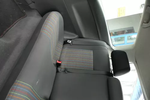 VW Polo 9N 9N3 Sitz Rückbank Sitzfläche Sitze 3 Punkt Gurt hinten mit Kopfstütze (181307)