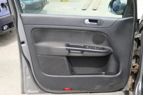 VW Golf Plus 5M 1x Türverkleidung Verkleidung Tür vorne links schwarz