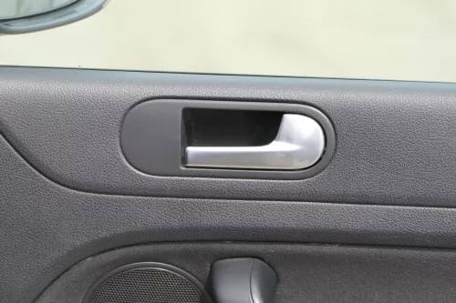 VW Golf Plus 5M 1x Türverkleidung Verkleidung Tür vorne rechts schwarz  (181350)