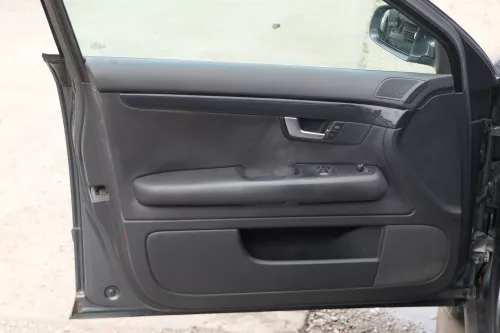 1x A4 8E B6 Türverkleidung Verkleidung Tür vorne links soul  (181404)
