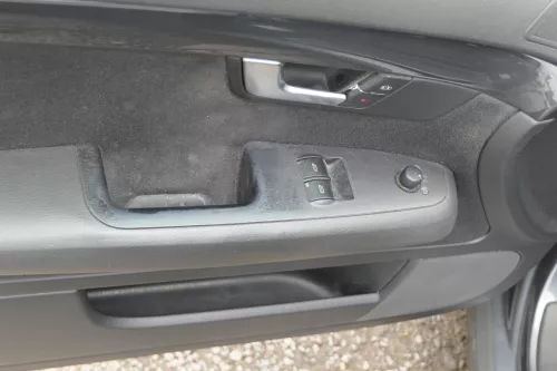 1x A4 8E B6 Türverkleidung Verkleidung Tür vorne links soul  (181404)