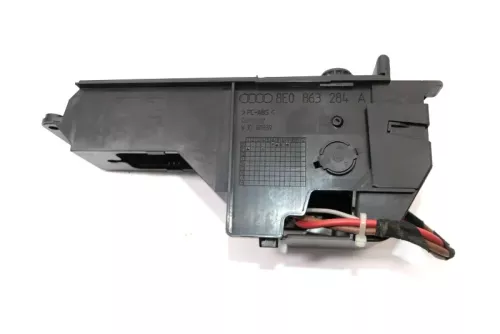Audi A4 8E B6 B7 Zigarettenanzünder vorne Anzünder 8E0863284a schwarz (181496)
