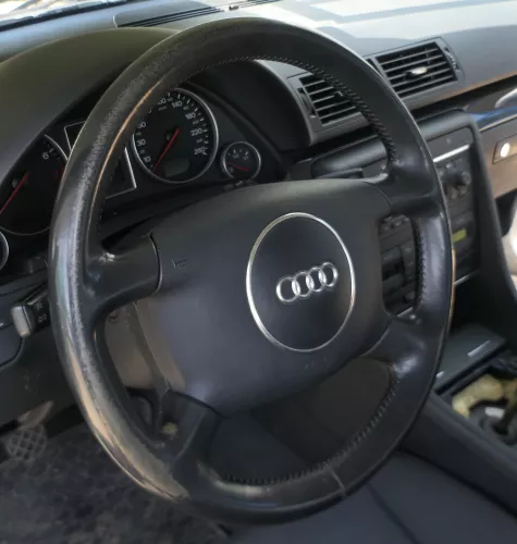Audi A4 8E B6 B7 Lenkrad 4-Speichen 8E0419091BF Leder schwarz - OHNE Airbag (181507)