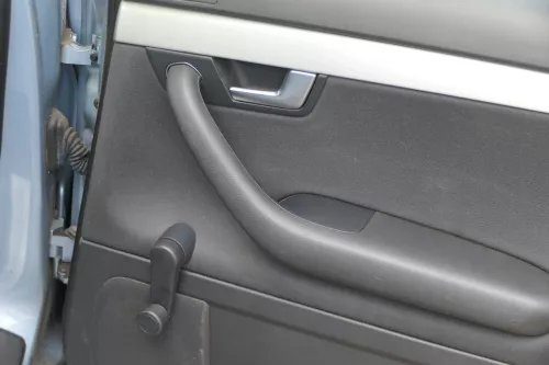 1x A4 8E B7 Türverkleidung Verkleidung Tür hinten rechts soul schwarz (181556)