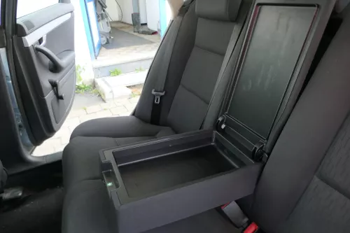 Audi A4 B6 B7 8E Limousine Sitz Rückbank hinten schwarz     ohneKopfstütz (181571)