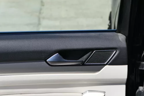 Passat 3C B8 3G 1x Türverkleidung Verkleidung Tür hinten links weiß St. Tropez (181659)