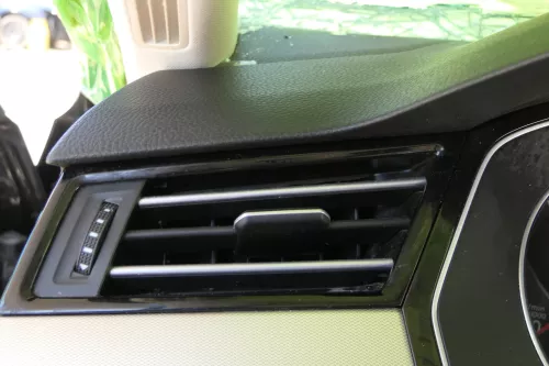 VW Passat 3C B8 3G Lüftungsdüse Düse Lüftung vorne links 3G1819701D schwarz alu