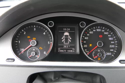 VW Passat 3C Tacho Tachometer 230.000km 3C0920872G Diesel TDI  (181912)