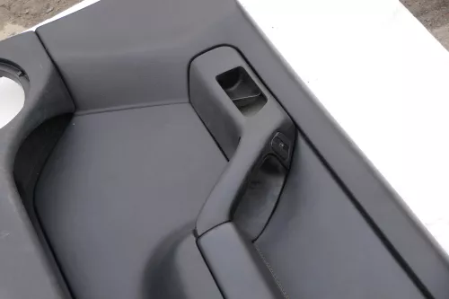 Golf 4 3 1E Cabrio 1E Türverkleidung Verkleidung Tür vorne rechts schwarz  LEDER (182136)