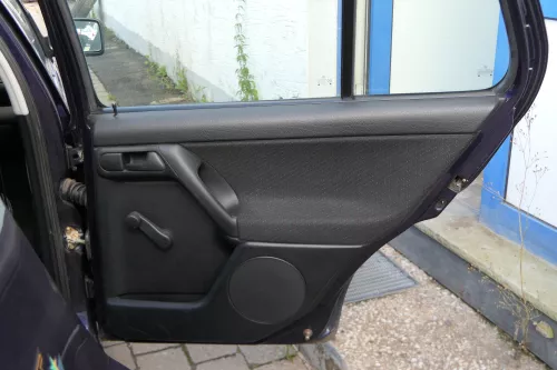 VW Golf 3 1H 4/5-Türer Türverkleidung Verkleidung Tür hinten rechts schwarz (182178)