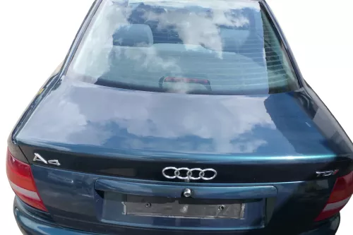 Audi A4 B5 Heckklappe hinten Klappe Kofferraumklappe Limousine grün LZ6U bis1999