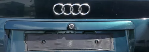 Audi A4 B5 Limousine Griff Heckklappe Heckklappengriff grün LZ6U biscaBj.1999