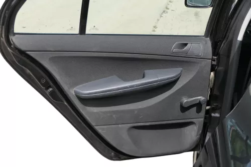 1 x Skoda Fabia 6Y Türverkleidung Verkleidung Tür hinten links schwarz onyx