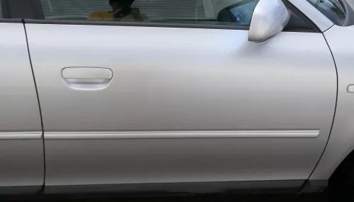Audi A3 8L Tür nur Türblatt vorne rechts - silber LY7W 4/5-Türer