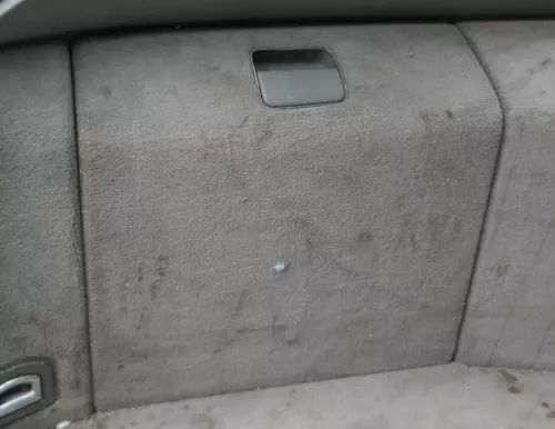 A6 4B Abdeckung Verkleidung Kofferraum hinten links Seite Deckel Klappe grau sw