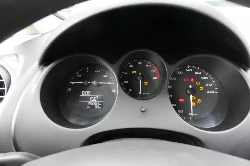 Seat Altea 5P Abdeckung Tacho Tachorahmen leuchtsilber Rahmen Blende schwarz per (183175)