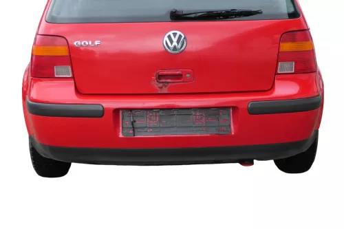 VW Golf 4 Limousine Stoßstange hinten Heckstoßstange Stoßfänger rot LP3G