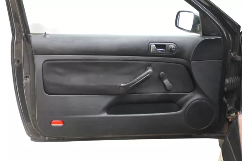 VW Golf 4 2/3-Türer Türverkleidung Verkleidung Tür vorne links schwarz  (183339)