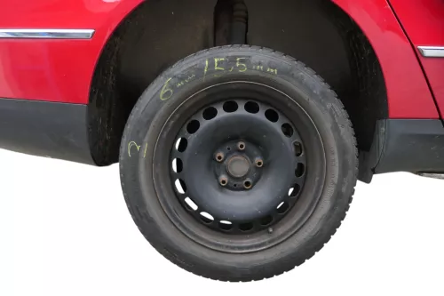 2x VW Passat 3C Golf Reifen Winterrreifen M&S 205/55 R16 94H Felgen 5,5-6mm