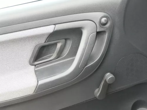 1x Skoda Fabia 5J Stufenheck Türverkleidung Verkleidung Tür vorne links Griff (183597)