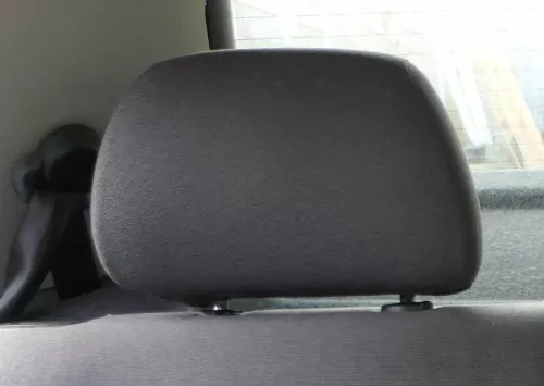 1x Skoda Fabia 6Y Kopfstütze hinten rechts oder links - dunkel anthrazit