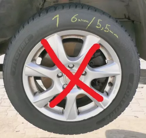 2x VW Sharan NUR Reifen 215/55 R16 97V Winterreifen ca. 5-6mm (183756)