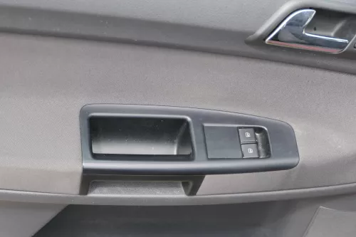 1x VW Polo 9N Türverkleidung Verkleidung Tür vorne links 2/3-Türer Griff Öffner (183820)