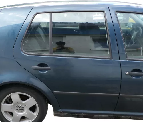 VW Golf 4 Limousine Tür hinten rechts grün LC6X  (KEINkombi) ohne Anbauteile