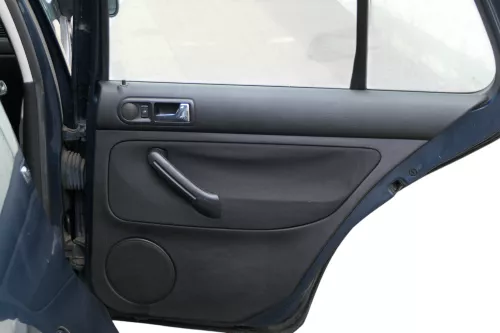 1x VW Golf 4 1J Limousine Türverkleidung Verkleidung Tür hinten rechts schwarz (183876)