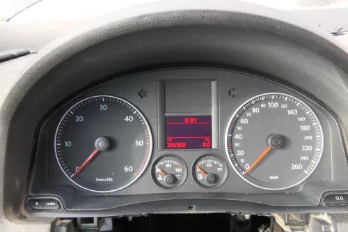 VW Golf 5 Kombi Jetta Tacho Kombiinstrument 1k0920864B 1.9 TDI 306.000 km (184039)