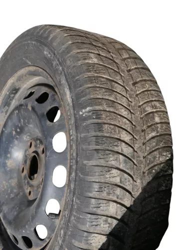 4x Audi A4 8E A6 4B Felgen 205/55 R16 91H Winterreifen Reifen 4-8mm (184143)