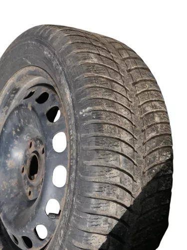 4x Audi A4 8E A6 4B Felgen 205/55 R16 91H Winterreifen Reifen 4-8mm  (184143)