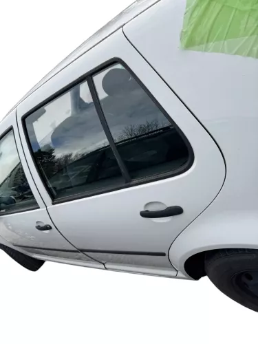 VW Golf 4 Limousine Tür hinten links weiß LB9A (KEINkombi) ohne Anbauteile
