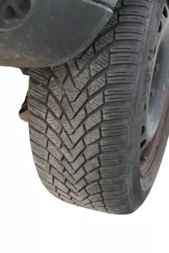 1x  Golf 4 Bora Reifen Felgen 205/55 R16 Winterreifen 7mm M+S Allwetterreifen VL (184209)