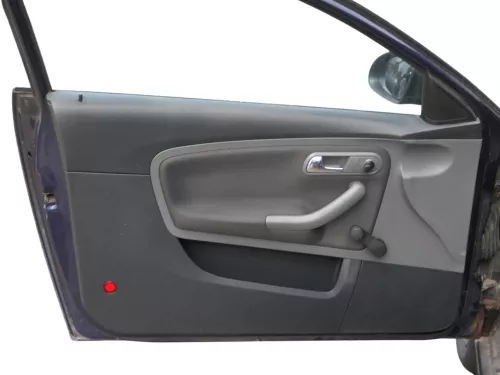1x Seat Ibiza 6L Türverkleidung Verkleidung Tür vorne links 2/3-Türer Griff