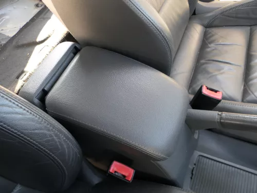 VW Golf 5 / 6 Mittelarmlehne Armlehne Lehne Mitte verschiebar Leder schwarz (184467)