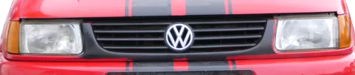 VW Polo 6N Kühlergrill Grillleiste vorne Leiste Grill schwarz / rot (184673)