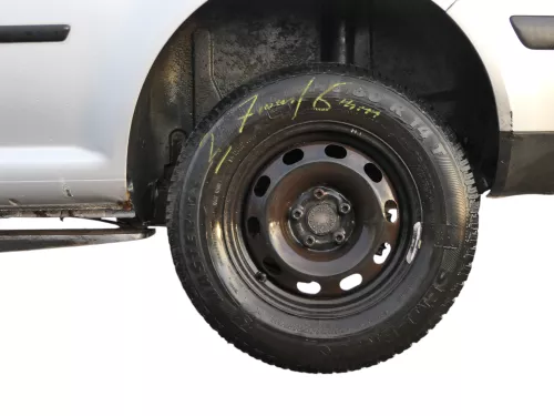 1x VW Golf 4 Bora 175/80 R14 88T Winterreifen Reifen 6jx14H2 ET38  ca. 6-7mm (184706)