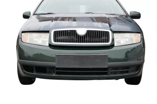 Skoda Fabia 6Y Stoßstange Stoßfänger vorne silber grün LF8C 2000-2004