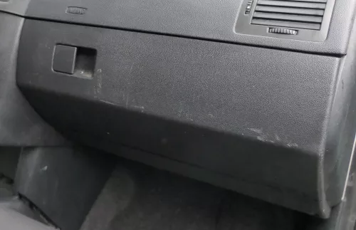 Skoda Fabia 6Y Deckel Klappe für Handschuhfach Handschuhfachdeckel  - Kratzer
