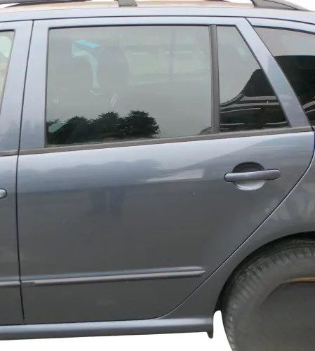 Fabia 6Y Combi Variant Kombi Tür hinten links grau LF7V - ohne Anbauteile (184799)