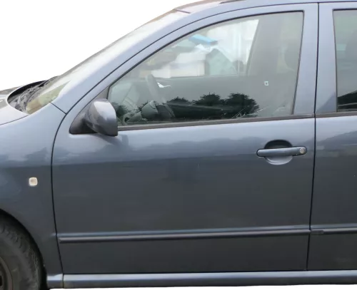 Fabia 6Y Kombi + Limousine Tür vorne links Fahrertür grau LC7V ohneAnba (184801)