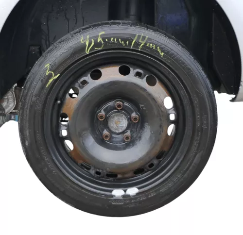 2x VW Polo 9N Ibiza Felgen Reifen 195/50 R15 82V Sommerreifen 6jx15H2 ET43 4-5mm (184865)