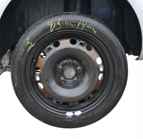 2x VW Polo 9N Ibiza Felgen Reifen 195/50 R15 82V Sommerreifen 6jx15H2 ET43 4-5mm