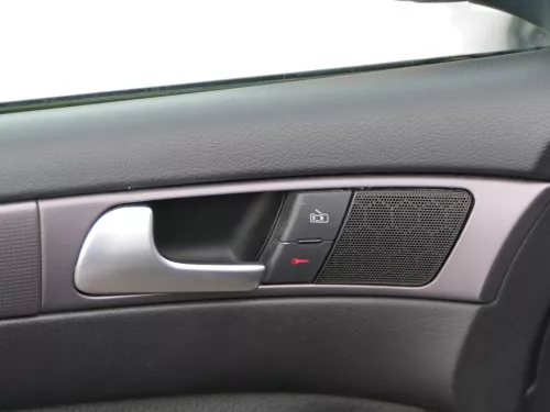 1x A6 4B Türverkleidung Verkleidung Tür vorne links schwarz soul Bose Leder (184978)
