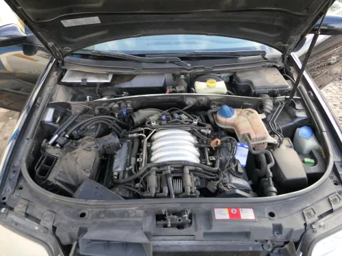 Audi A4 B5 3B Kühler Wasserkühler 8D0121251N 2,4 ASM AMM BDV (185012)